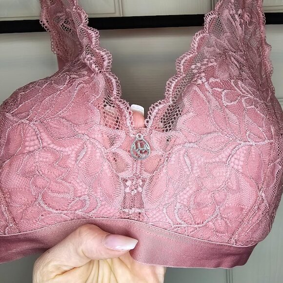 Three Like New UCA Bras - BLUE ONE IS NEW WITH TAGS! - Picture 9 of 16